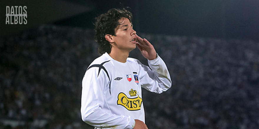 DatosAlbos's tweet photo. [HACE 16 AÑOS] El diario uruguayo "El País" da a conocer la votación por el Mejor futbolista de América del año 2006. El premio recae en Matías Fernández, quien logra 63 preferencias, convirtiéndose en el tercer chileno en conseguir dicha distinción. https://t.co/IGoTHl0QYl