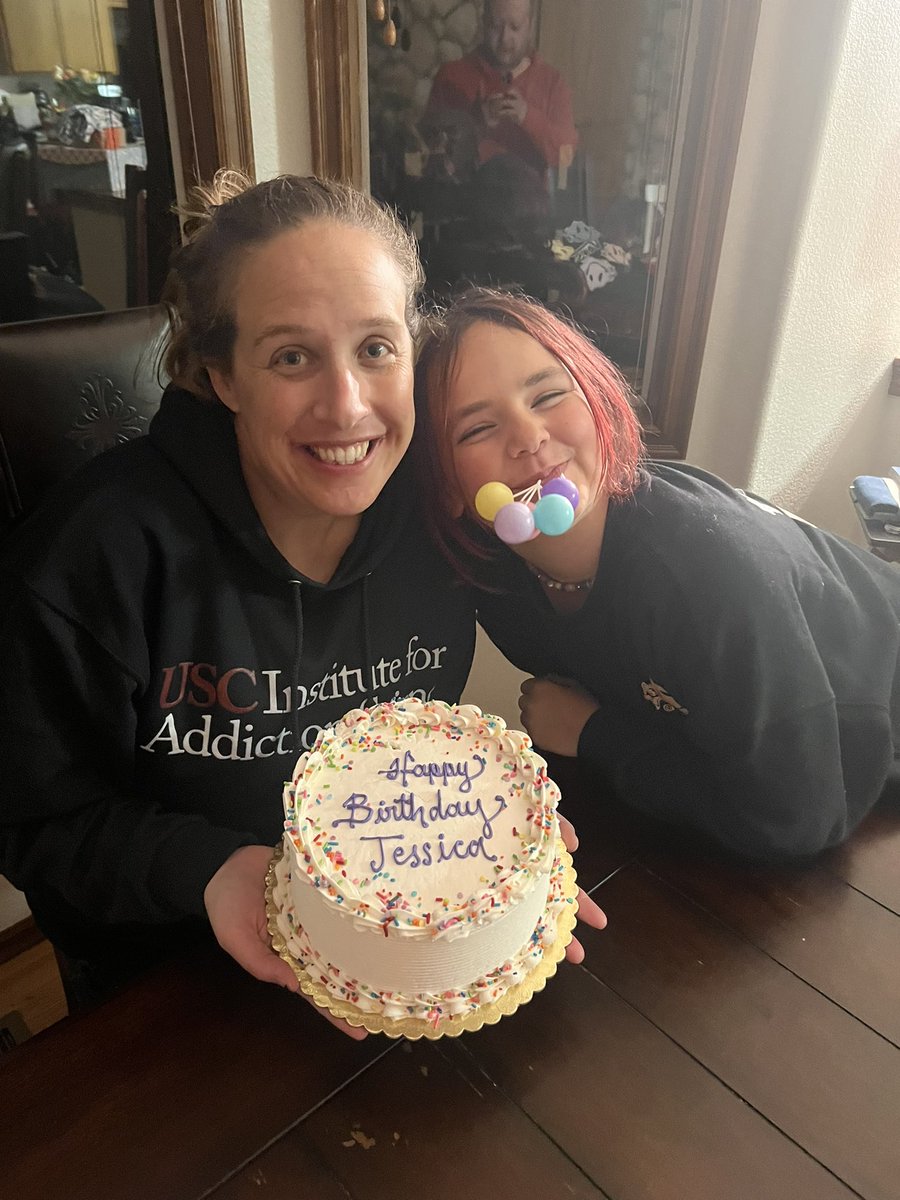 Jess Barrington-Trimis tweet media