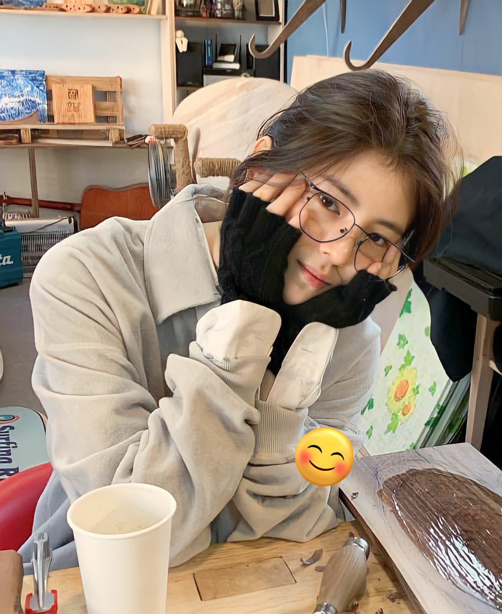 Songhee04's tweet photo. She Is the Cutest😸 https://t.co/8pOEAoBEp1