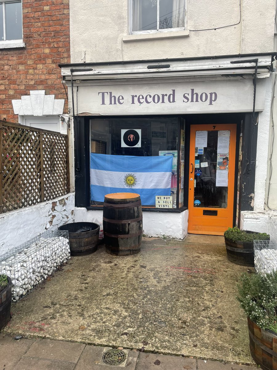 Indrecordshop's tweet photo. π #Vinylevent repricing of vinyl Friday/Saturday 6th/7th January 2023 with new opening times 12noon-5pm #NewYear2023 further announcements soon π€ https://t.co/jmJpwdFUe7