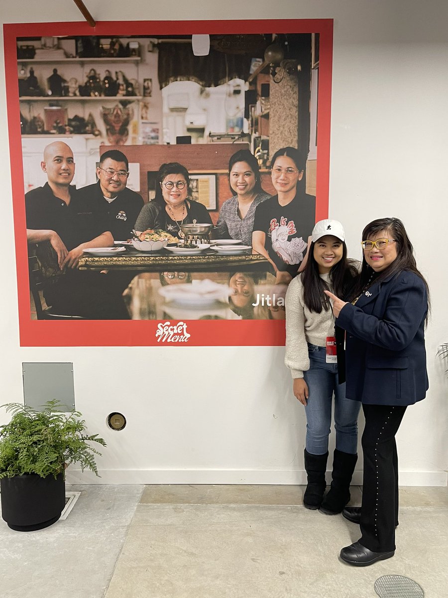 jitladaLA's tweet photo. Thank you to all miracle that give @jitladaLA #famous around the Globe #teamjitlada #bestcustomer always So much love on our food #oneandonlyonsunsetnobrach https://t.co/ljs0Do5adz