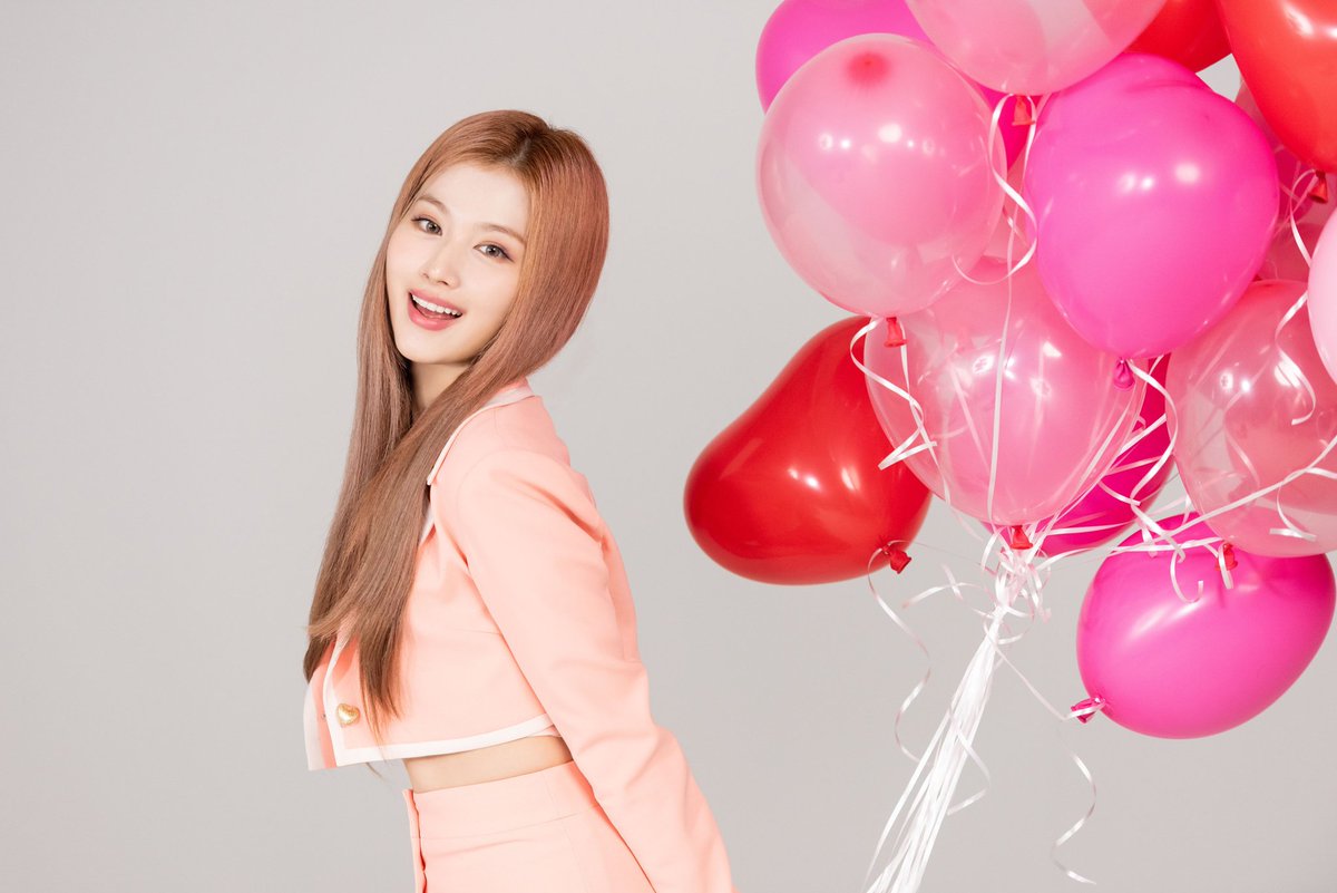 2022.12.29 JYPE post for Near_by_TWICE Happy Birthday SANA ♥ (1)

bit.ly/3Vzl3sW

#TWICE #트와이스
#SANA #사나 
#HappySanaDay
#겨울에_태어난_원스들의_샛별이
#AlwaysHereForSana
@JYPETWICE