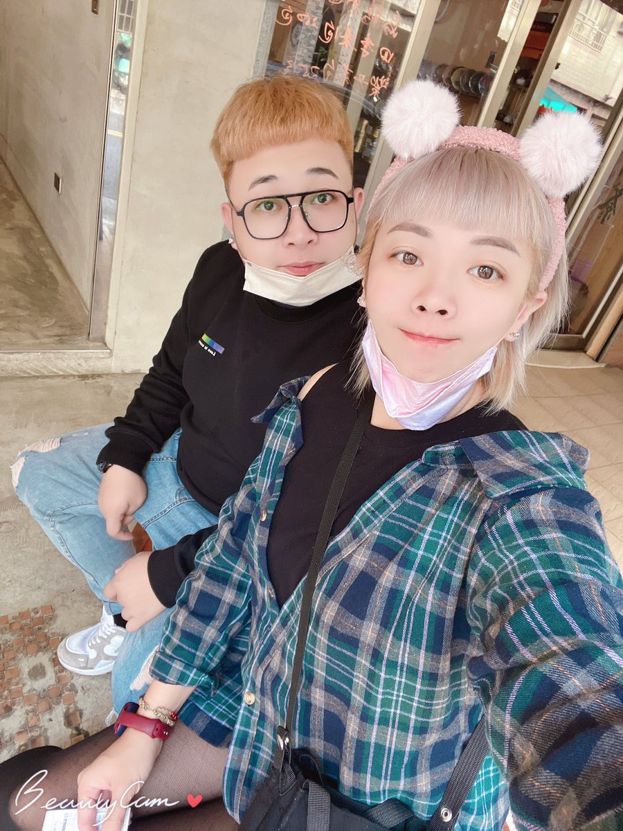 這間我真的覺得超級推他的珍珠奶茶🧋
因爲他們本身在賣普洱茶，所以他們把它做成大家愛喝的飲品，我們點的是普洱+黑糖+牛奶+珍珠簡直完美比例超級好喝，珍珠超級Q喝了好幾口超罪惡大推。
#御典茶 https://t.co/lClmq5iSQp