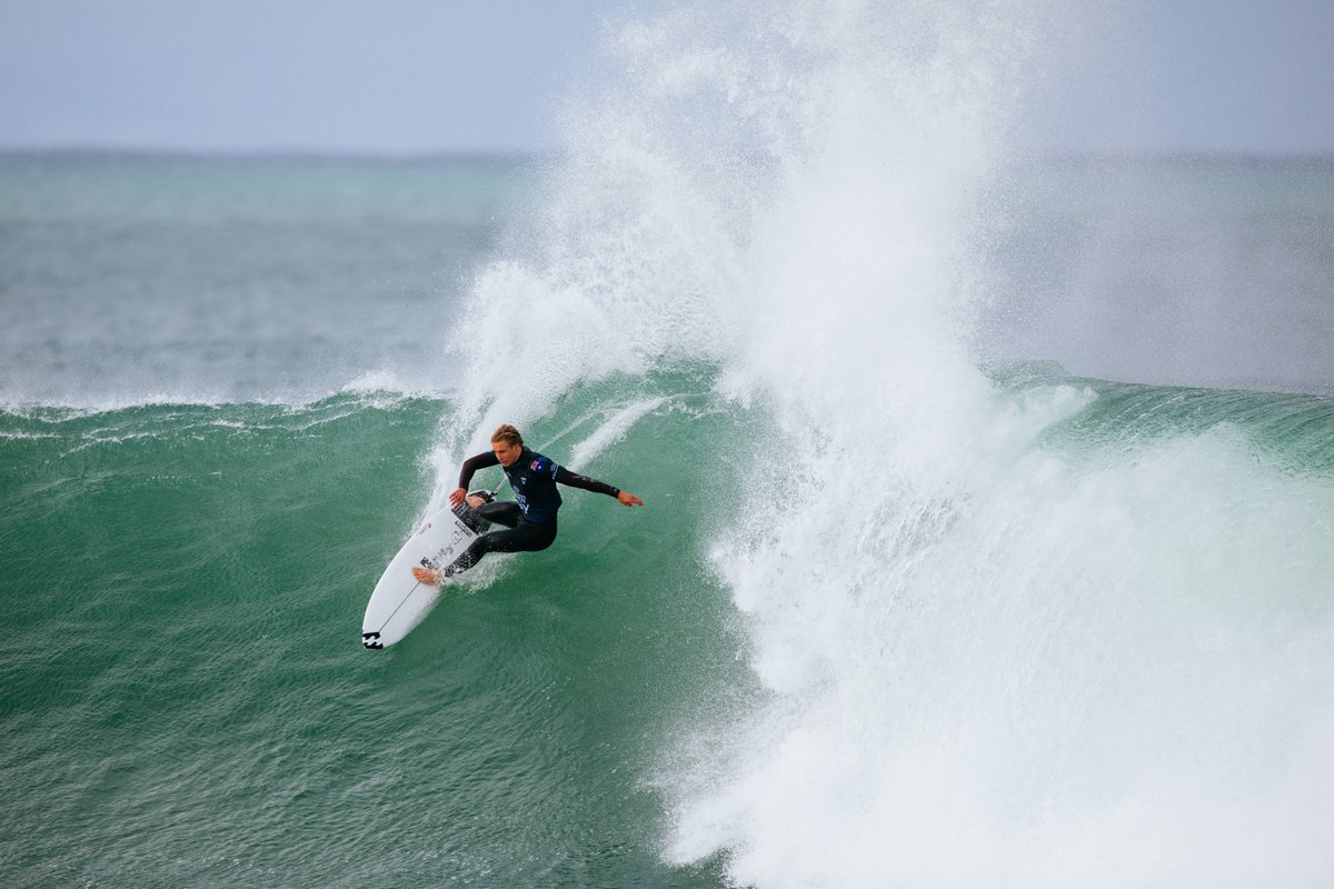 wsl's tweet photo. Best Moments from the #CoronaOpenJBay. 📸
#2022WSLMoments

@corona https://t.co/qBuBi9nkNw