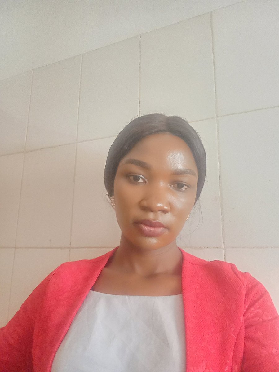 ifedayomi_olowu's tweet image. Birthday in a tiny bit 😇🎉
#oilyface😁
#Dec31st #BirthAnniversary #birthday #birthdaygirl