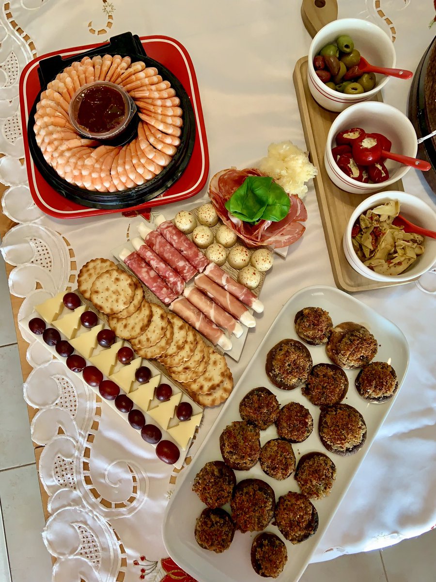 CrystosD's tweet photo. Christmas Antipasto! #food #lunch #Christmas #antipasto
@MAHWAHHOWIE https://t.co/fcLnLj9vQg