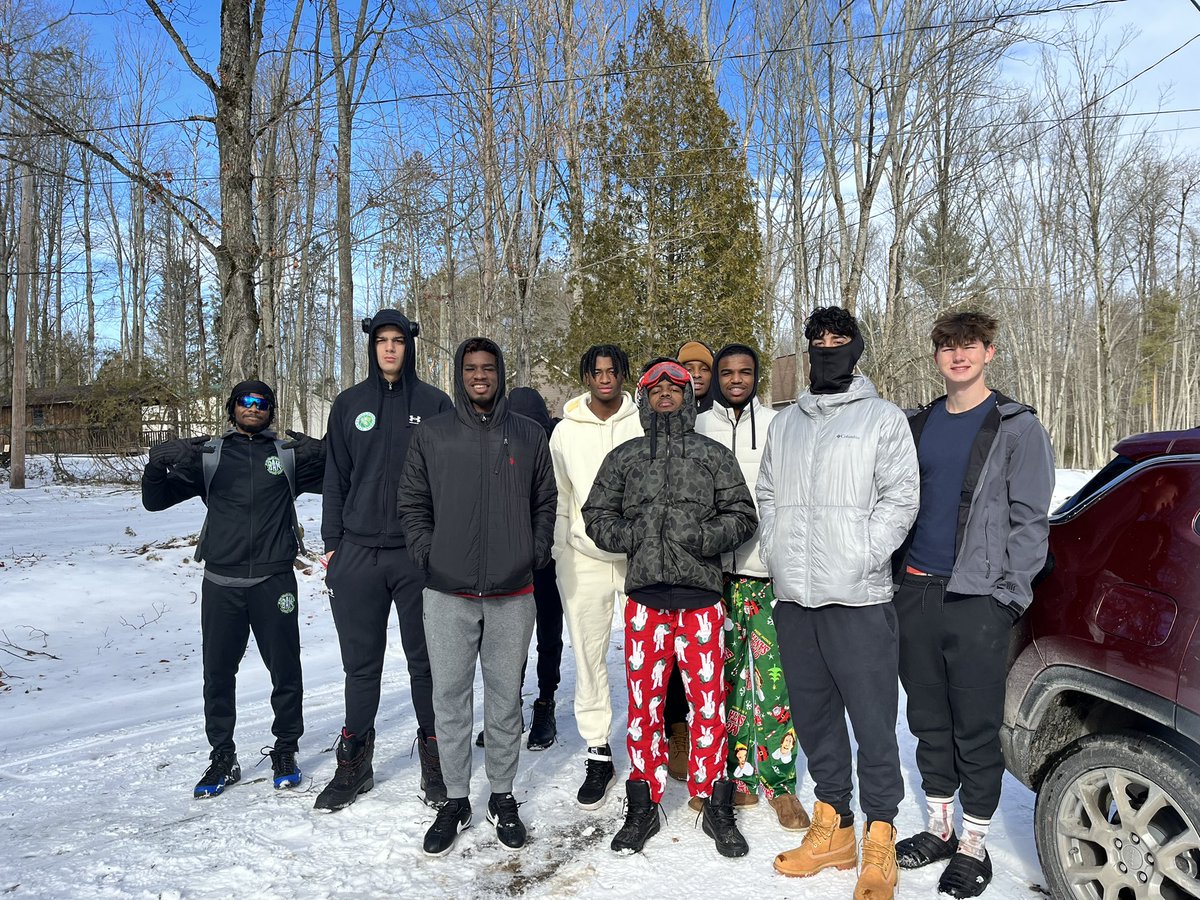 tammyforce's tweet photo. @cfcahoops florida boys enjoying the snow today. Play again on Friday at Butler HS (PA) 6p. Come check us out. https://t.co/yv9pMXl7m0