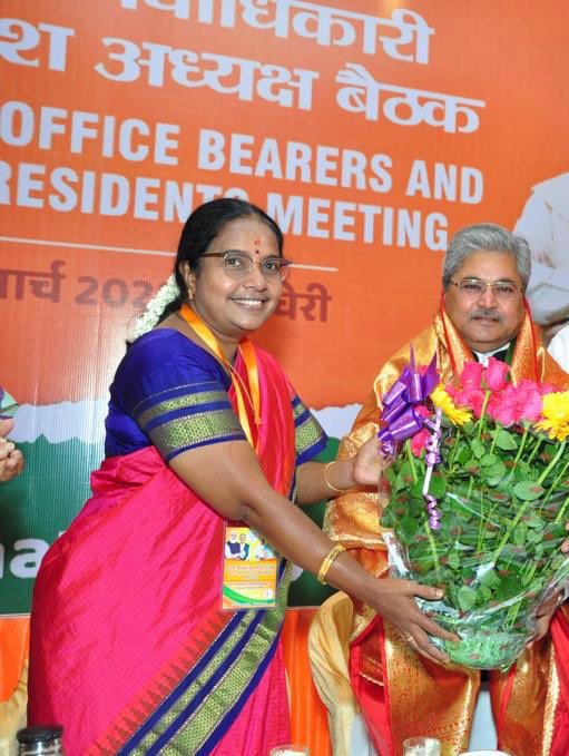 VanathiBJP's tweet photo. Birthday greetings to BJP National GS &amp; Senior leader ⁦@dushyanttgautam⁩ ji. His guidance and support for ⁦@BJPMahilaMorcha⁩ is helping us strengthening the party. May he be blessed with good health and long life. https://t.co/gHpOAbArDe