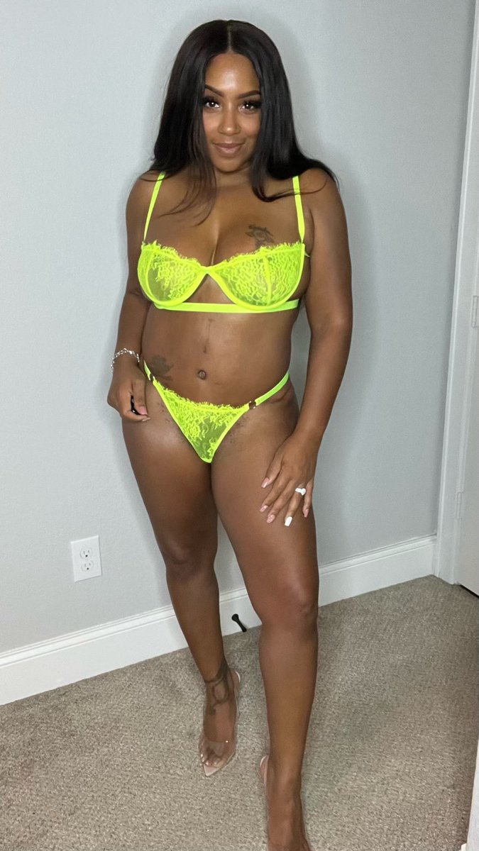 ladyksoles's tweet photo. Come follow me on Onlyfans! 
https://t.co/U7sVrUQKsj Thanks @prasune https://t.co/peGAj0ZO58