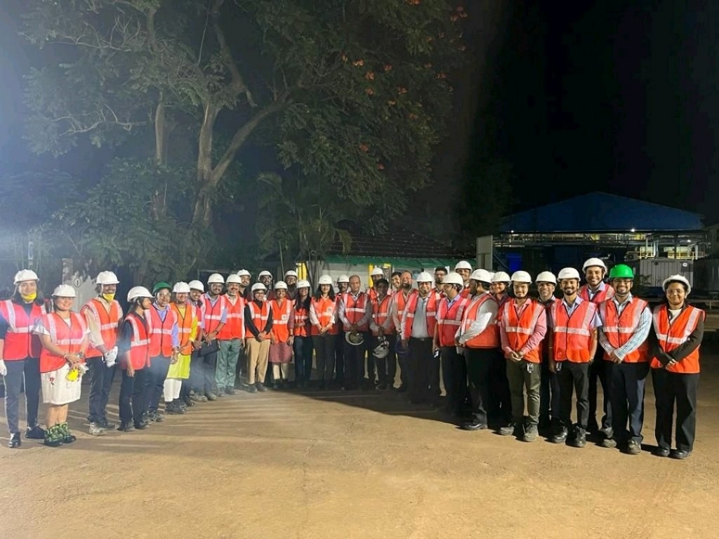 NavinAgarwal_V's tweet photo. Nickel, the metal of our shining future, fuels Vedanta's conscientious transition towards clean energy. Had an engaging session with our passionate Nicomet team in Goa, discussing our pivotal role in powering the #greenenergy revolution as the sole producer of #Nickel in India. https://t.co/vXMeQZgTEn