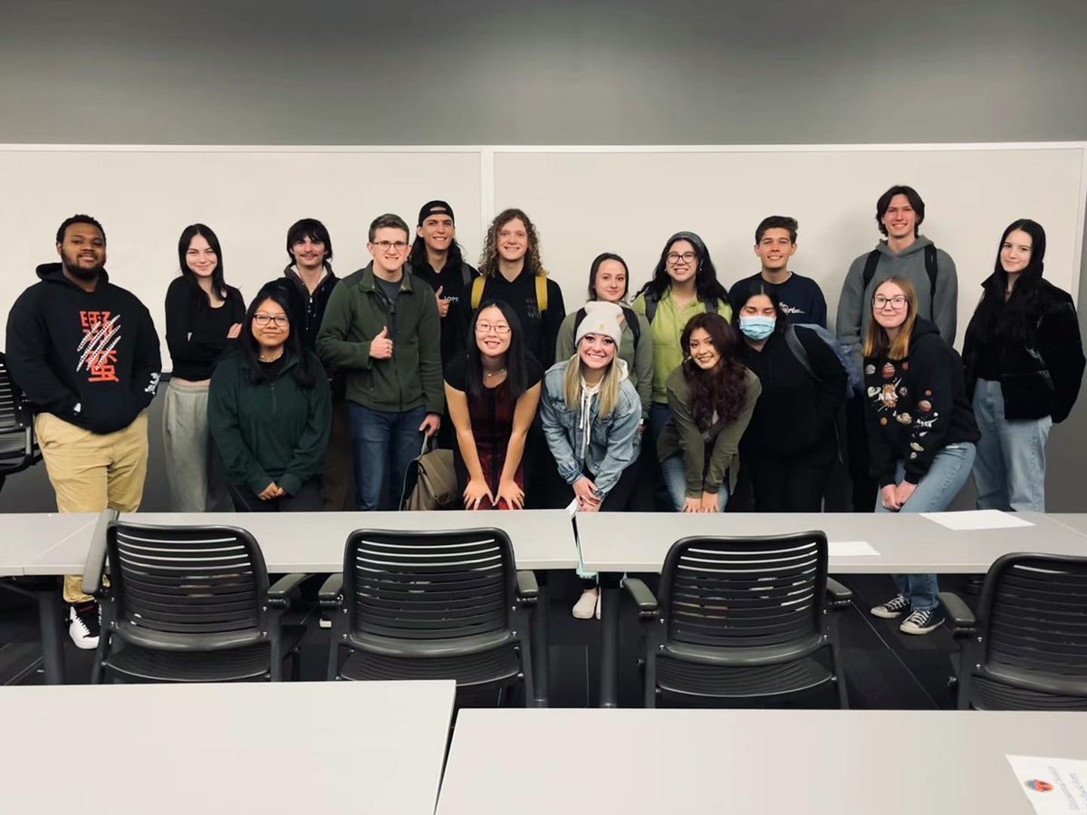 SonyaXinyueXiao's tweet photo. Today, we met to read our first semester's #courseeval together, to share the good and the bad, with some peer support <3 Thanks @DrTaraB20 for this great idea. Really appreciate my students and their thoughtful suggestions, and my amazing TA. Learning with them is the best! https://t.co/IXz0ZgqXWU