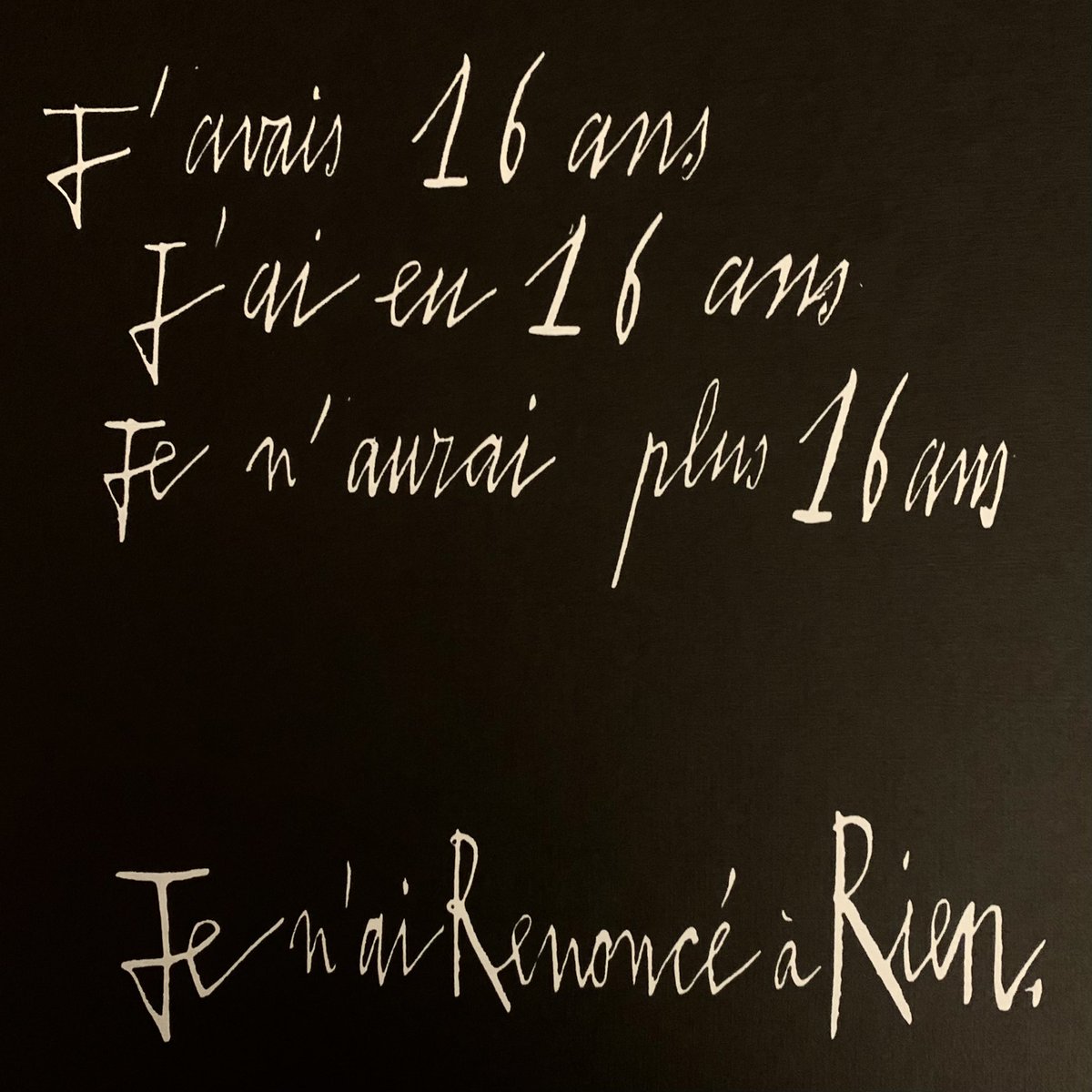 Un texte prenant de Françoise Sagan et la calligraphie si reconnaissable de Bernard Buffet.

C’est la magnifique édition du livre "Toxique" aux éditions des <a href="/saintsperes/">Les Saints Pères</a> qui m’était destinée sous le sapin cette année !