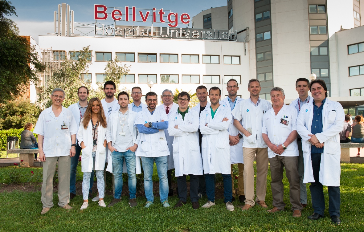hbellvitge's tweet photo. El Servei de Neurocirurgia de l’#hbellvitge es ratifica com a referent amb una acreditació d'excel·lència formativa europea que atorguen @EANSonline50 i @UEMSEurope
https://t.co/c7Ar7E3plr https://t.co/OehiZ95Ryy
