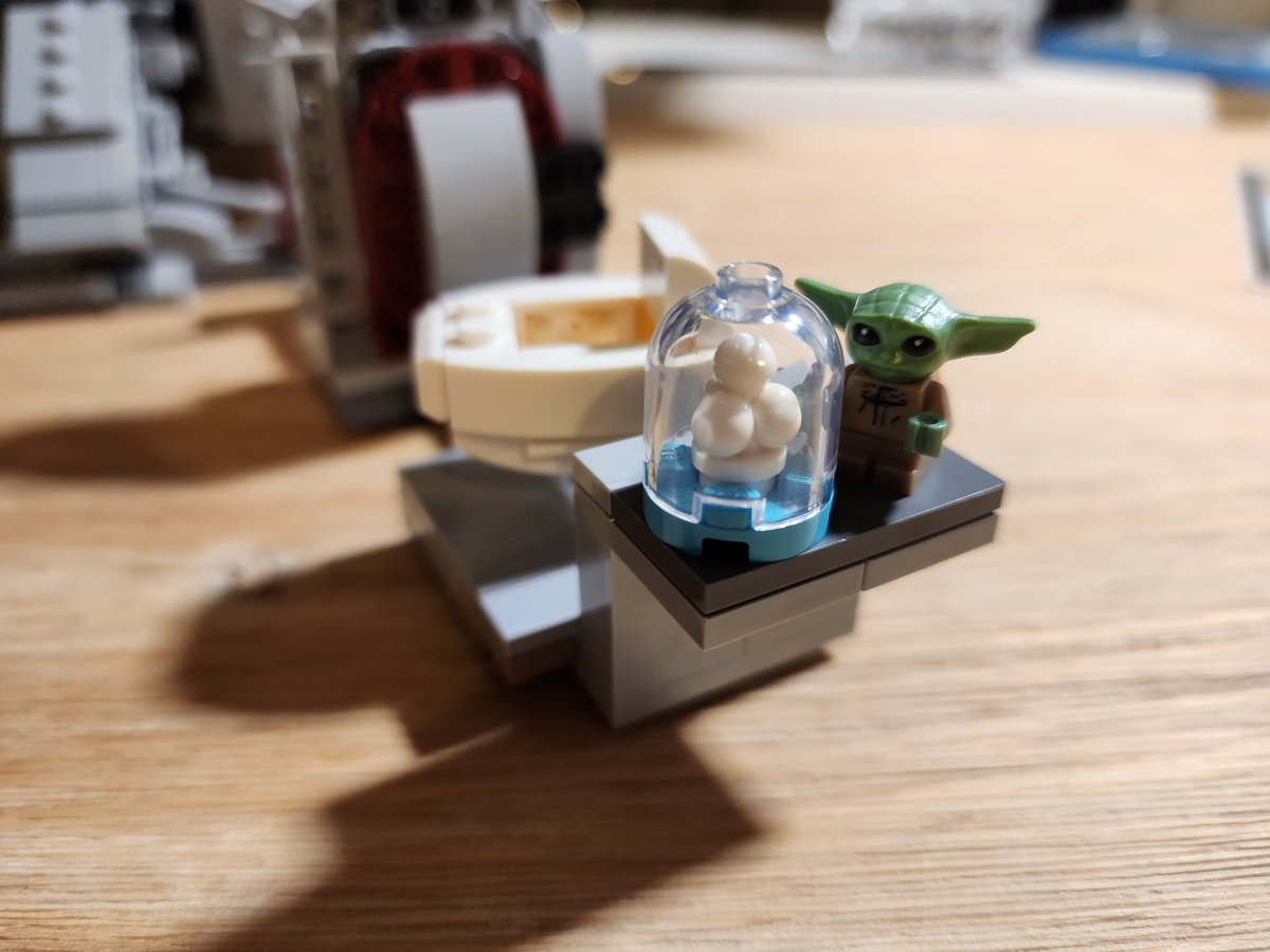 ComicsNerd2's tweet photo. NOT THE EGGS...
#StarWars #Lego #TheMandalorian #TheRazorCrest #Grogu #DinDjarin https://t.co/Ay4hVGBBpc