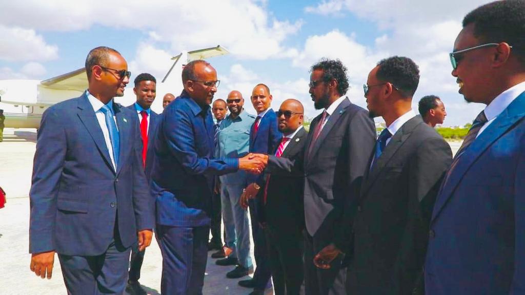 An honor and a privilege to welcome Hon Adan Duale Barre, Kenyan Minister of Defense to Mogadishu.