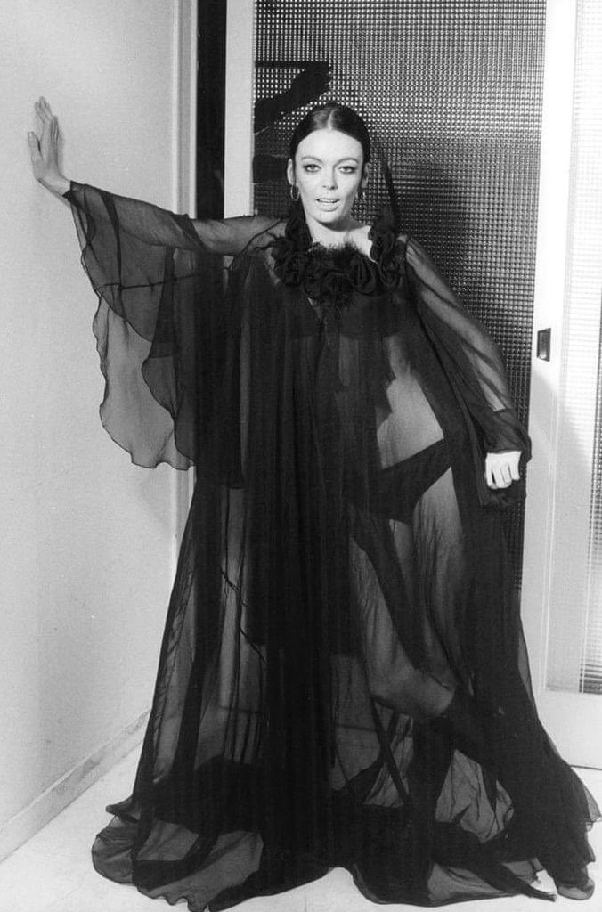 Happy Birthday to Barbara Steele who turns 85 today!  Pictured here back in the day. 