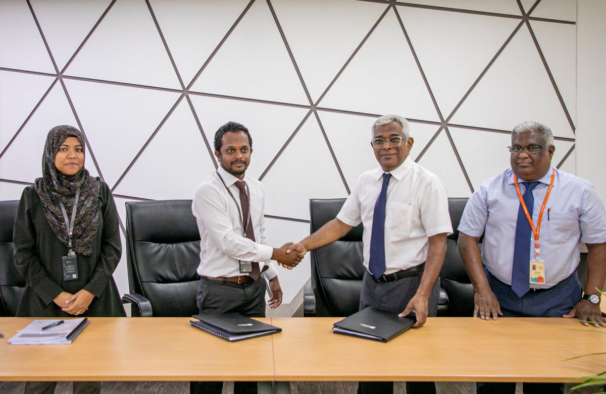 SmartCommv's tweet image. We have signed an agreement with Dhiraagu, for the installation and operation of rooftop towers in Hiyaa Tower 2 and 3. With these cellular towers, the mobile coverage in Hiyaa area will be improved! @Dhiraagu  #smartcities #enablingconnectedcommunities