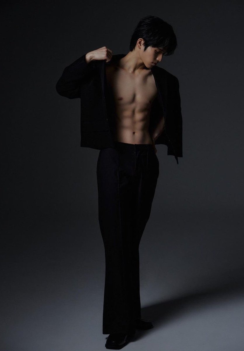 cherybullet's tweet photo. stanning seunghwan in boys planet https://t.co/SIASlBM8d0