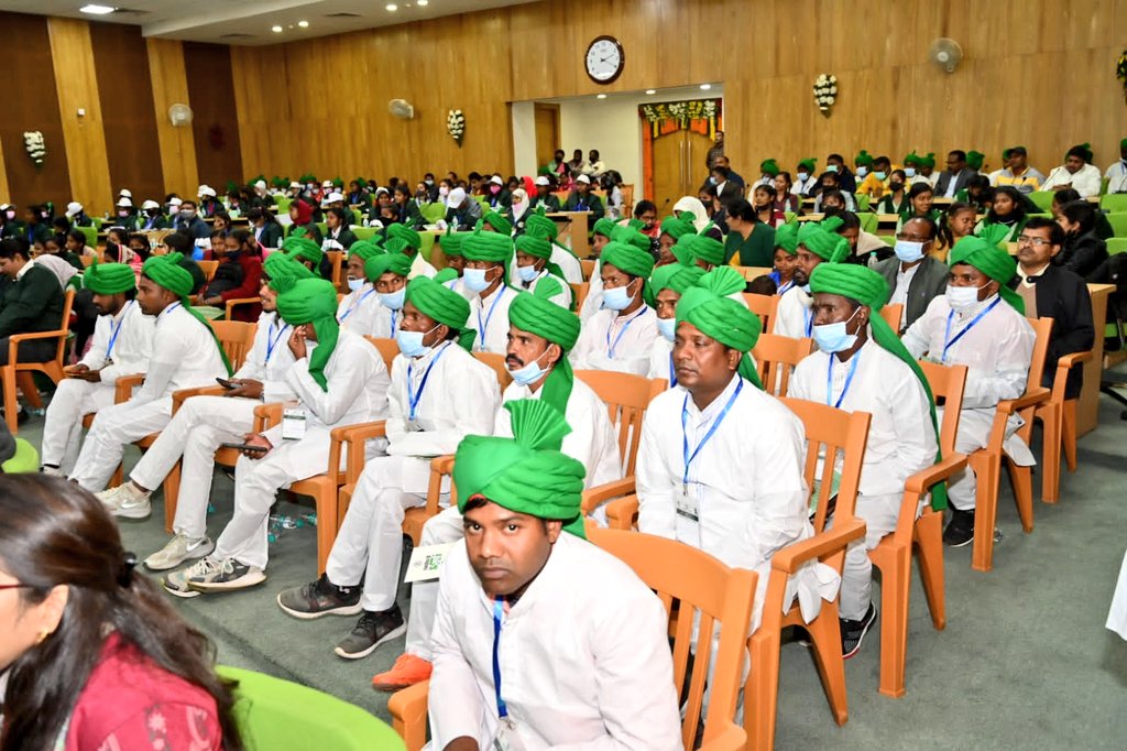 सरकार के 3 वर्ष पूरे होने पर हेमंत सोरेन ने राज्यवासियों को दिए कई सौगात, किसान, बेटियां, प्री-मैट्रिक छात्र-छात्राओं सहित इन्हें मिलेगा लाभ - On completion of 3 years of the government, Hemant Soren gave many gifts to the people of the state, including farmers, daughters, pre-matric students, they will get benefits