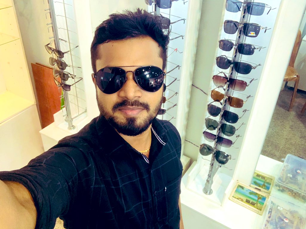 its_thanu's tweet photo. An ordinary man with an extraordinary dream! 🤓
@its_thanu 
Thanujan Mathiyalakan

https://t.co/Q1IOP1tRgY https://t.co/GxFZ4w7j1C