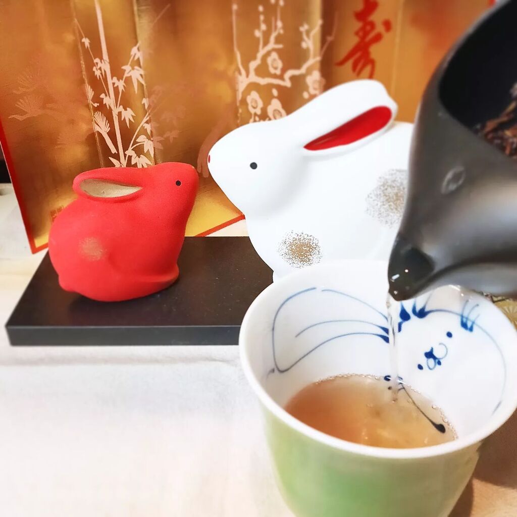KikkosanOsakaya's tweet photo. 自家焙煎ほうじ茶🔥
お正月で疲れた胃が欲する味と香りです:-)
.
.
#tea #teashop #greentea #teautensils #matcha #japan #japanese #tokyo #meguro #yakumo #日本 #茶  #緑茶 #茶器 #東京 #目黒 #八雲 
#roastedtea #ほうじ茶 #自家焙煎 #roastery #houjicha https://t.co/HyoOxMuoSY