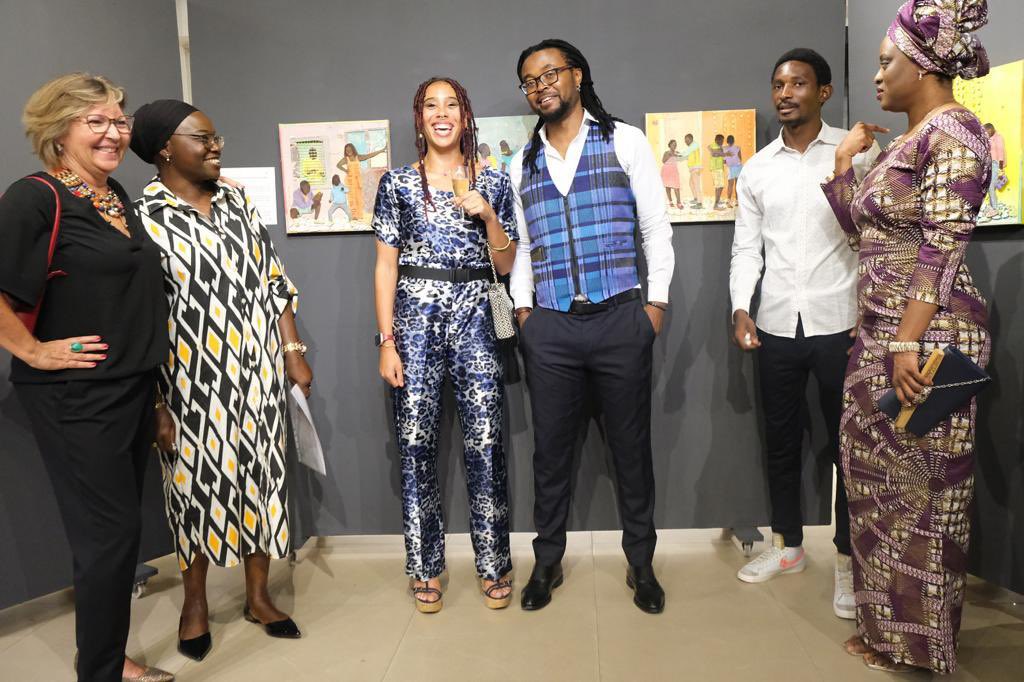 TMB_CD's tweet photo. Le Monde des Flamboyants et l’Espace Texaf Bilembo vous invitent à découvrir les œuvres de Thonton Kabeya. L’ #artiste s’expose jusqu’au 31/01/23, en compagnie de Rachel Malaïka et Catheris Mondombo. Un livre leur est également consacré #Weyrich #Kinshasa #MadeInCongo #Congo #RDC https://t.co/7ChiWbQkvA