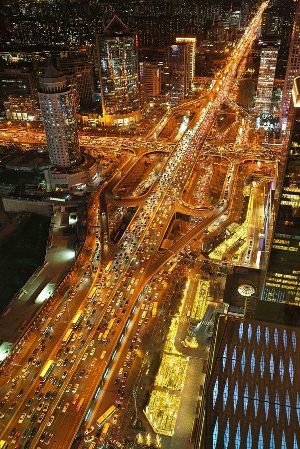 dupingCHN's tweet photo. my familiar #beijing is back, but how shall I cope with the traffic jam?! https://t.co/QZnXggRSeC