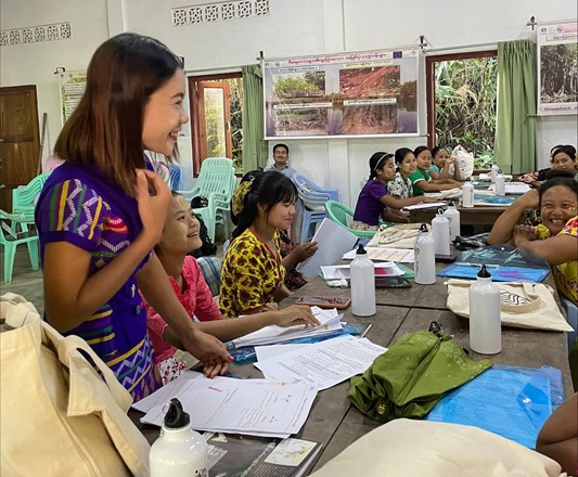 2/3. As the year ends, a refreshing look at #EU #PartnersAgainstWildlifeCrime project's #gender-oriented work in #Myanmar. Part #2: following the gender survey, comes the San Waddy Program, a business-oriented training course to support women-led micro and informal enterprises.