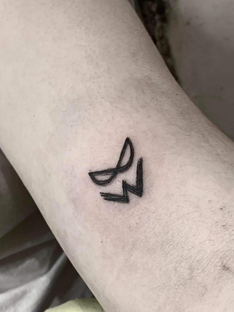 hirayamanawar_i's tweet photo. Finally, natuloy din 🥹🫶
Bulan, La Luna, and Nyebe tattoo 🫣 @felipsuperior @imszmc @SB19Official https://t.co/Pc9lGJK3XK