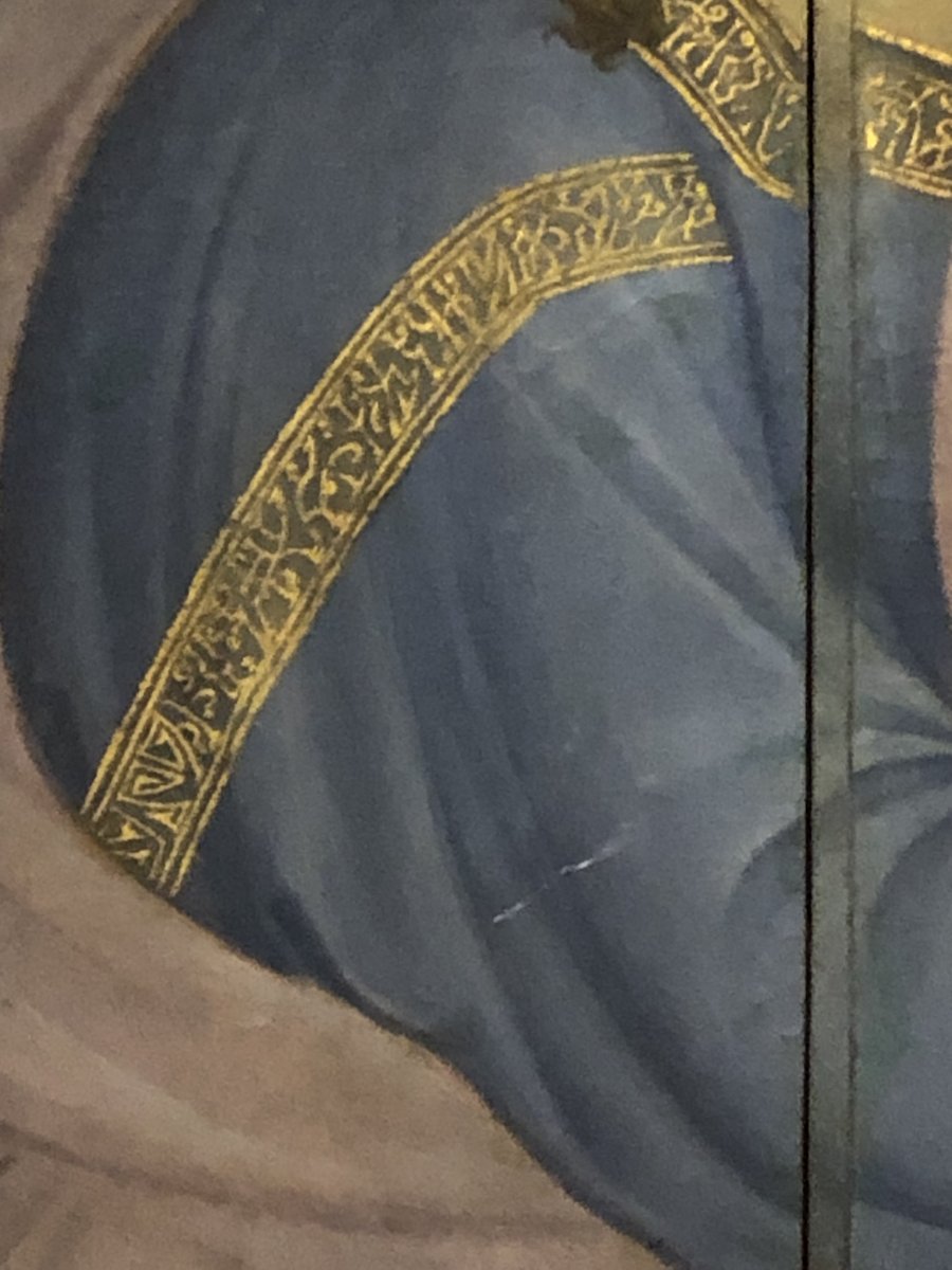 nasserrabbat's tweet photo. One of the oldest Arabized #pseudoscript I found is this 1285 painted wooden panel of the Madonna & Child with Angels by Duccio di Boninsegna from Siena. The pseudo letters-appear on the angels' armbands, the curtain header and the cushion's hem behind the Madonna. At the Uffizi. https://t.co/vhjU3suNmj