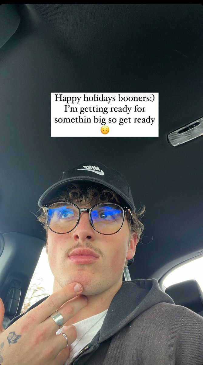 "Boas festas booners :) Estou me preparando para algo grande, então se preparem🙃" - Benson Boone via Instagram Stories!!!