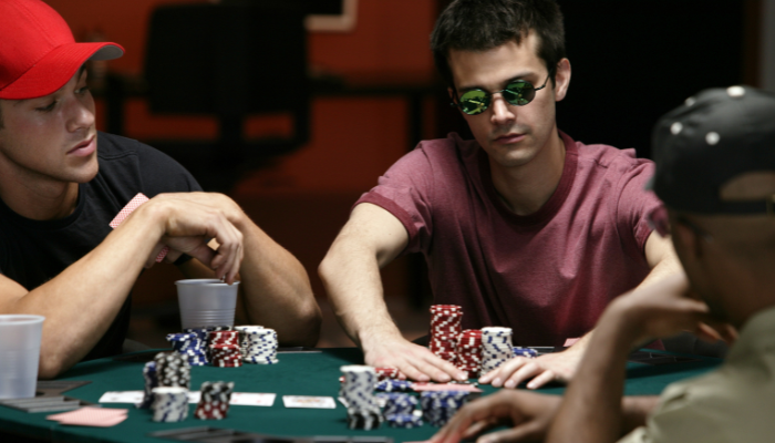 Poker Player from New Jersey Wins $1.7M Progressive Jackpot, Tips $77K