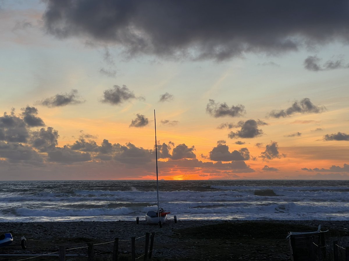 SalehBeela's tweet photo. Le Cabellou #sunsetphotography https://t.co/fvpeWO4Woi