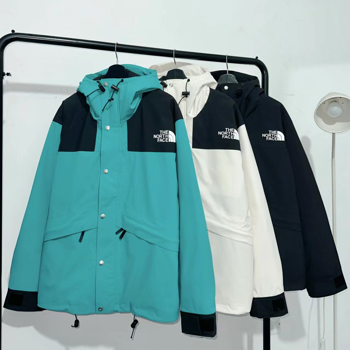 VogcopyN's tweet photo. THE NORTH FACEノースフ���イスLOGOプリント防風防水防塵軽量ダウンジャケット-トップバージョン生地：���版一致防風防水防塵三防風生地を採用して保温防風効果が非常に良い
#ノースフェイス #TheNorthFace #TNF
→ https://t.co/ch3c7Kjo6Z← https://t.co/MkZpZaysqN