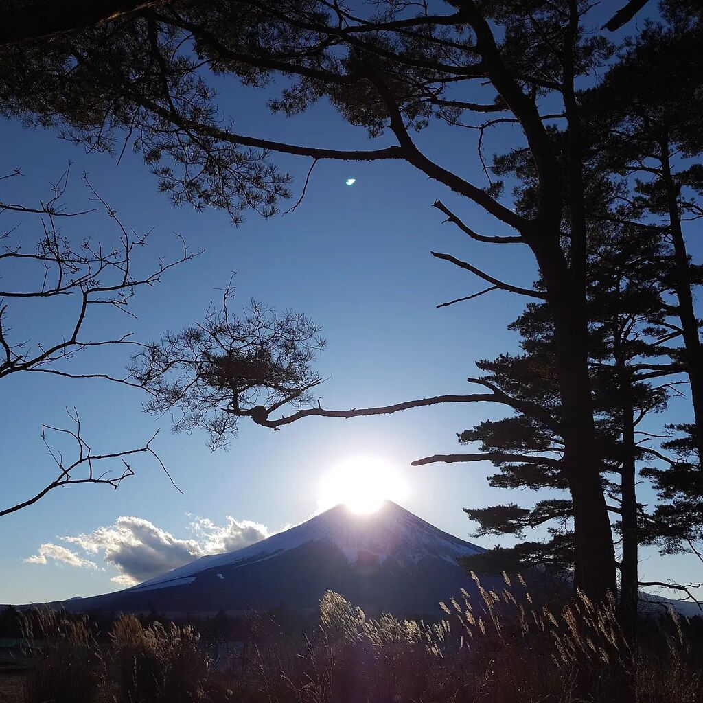 yamanakako_info's tweet photo. #本日のダイヤモンド富士 。
なかなかきれいでした。
ここは空いてました。
#mtfuji #富士山 #山中湖 #fujisan #イマソラ #イマフジ #富士山と山中湖 #ダイヤモンド富士 https://t.co/WAwWfHaWl8 https://t.co/zaRazBtROQ