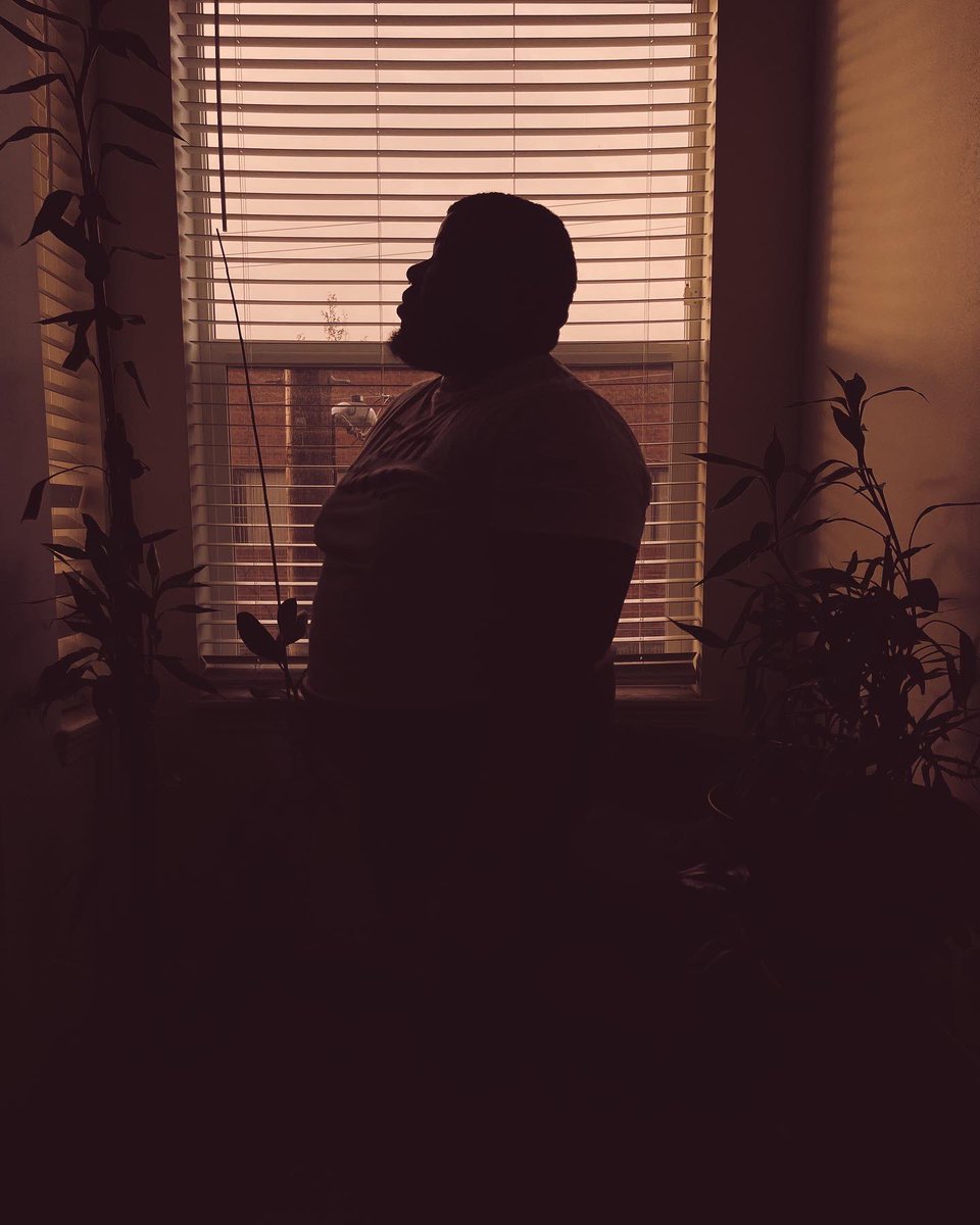 TherealDocDre's tweet photo. I’m getting cold with this canon rebel 📸 
.
.
#randoms #canonphotography #dopeshit #photos #iloveit #instagood  #pdx #gay #beefydudes #bearsofinstagram #bears #mycorner #vsco #vscophoto #thicc https://t.co/MJNopIrk5D
