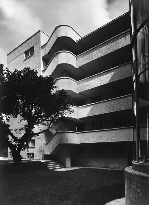veredes's tweet photo. ¡Buen #juevesdearquitectura!
Wellesley Court, Maida Vale
1936, Frank Scarlett
Image from RIBApix https://t.co/4yZJu12cuQ