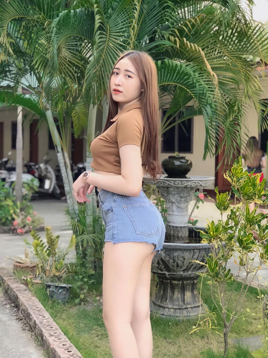 Lookmie7's tweet photo. เราเป็นของเล่นให้ใครไม่ได้หรอก แต่ถ้าให้เป็นของกินก็พอได้อยู่ 😘

LINE  ID : lookmie6996  สนใจติดต่อโดยตรง https://t.co/VfNUWaBoCt