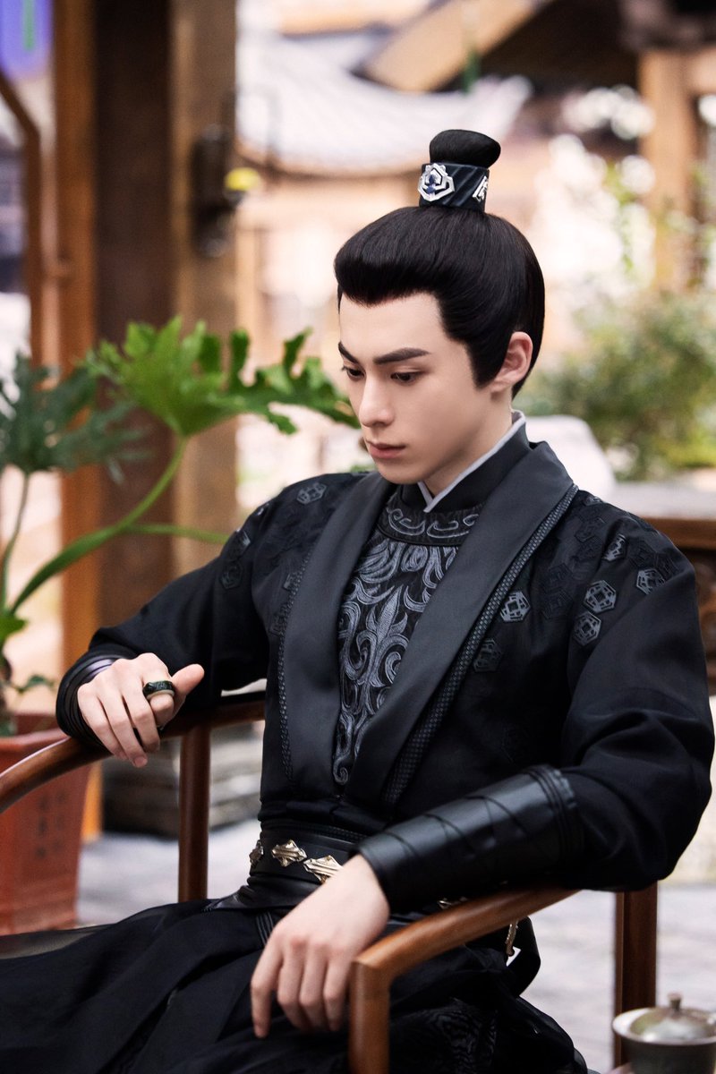 lovedby9yu's tweet photo. New stills from Dylan’s studio. ✨

#UnchainedLove #dylanwang #wanghedi #王鹤棣 #왕허디 https://t.co/tt67jHvqEe