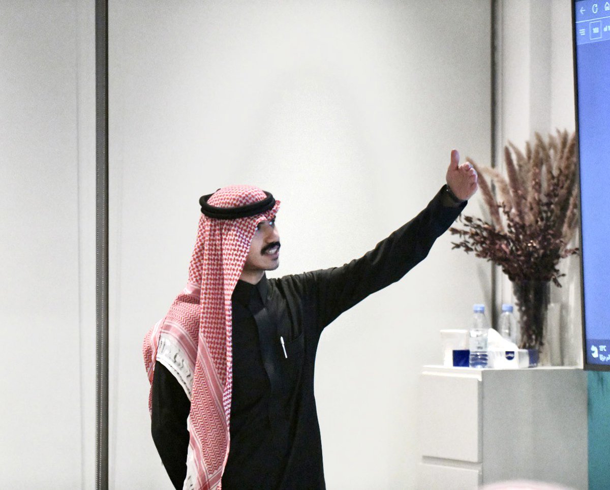 tamzan_init's tweet photo. جانب من اليوم الثاني لبرنامج مهارات الترافع.

تقديم المحامي محمد المري
@ALMARRI_M7MD 

#تمزان_القانونية https://t.co/A8XT7BUqMX
