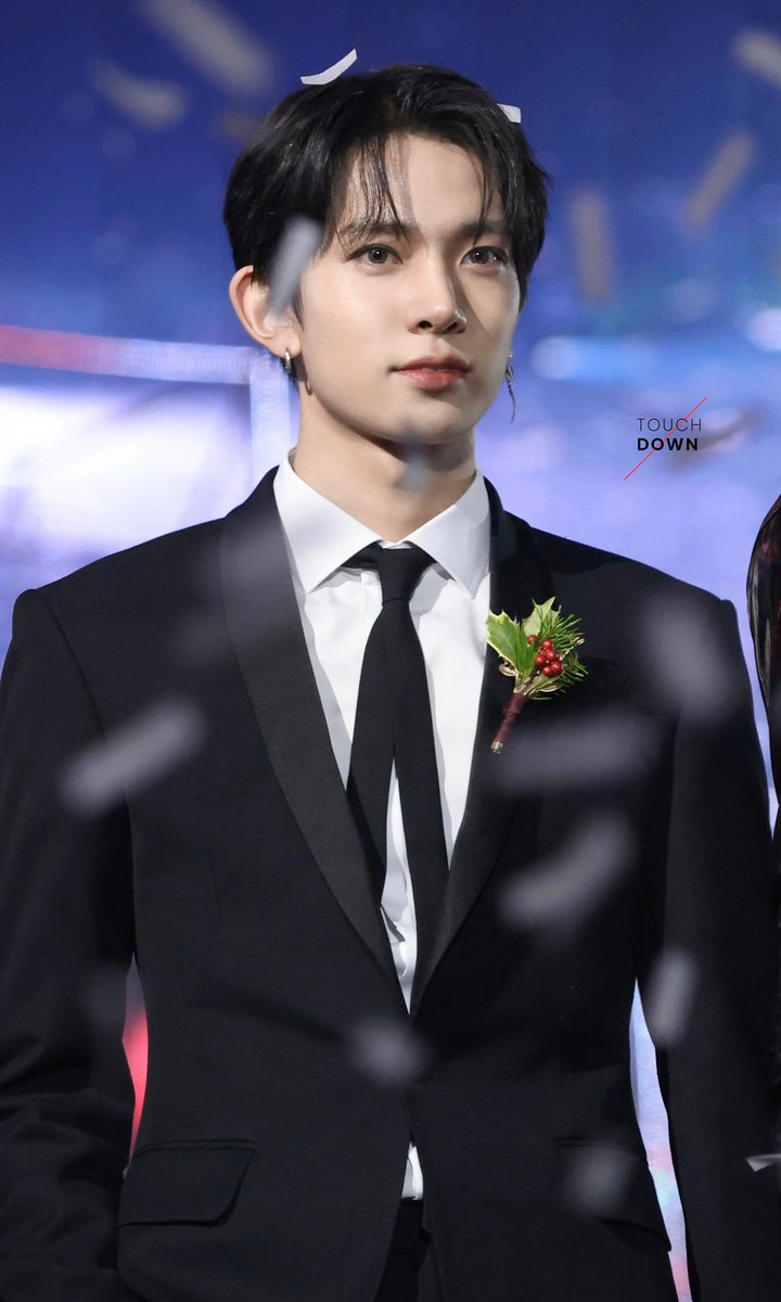 TOUCH•DOWN tweet media