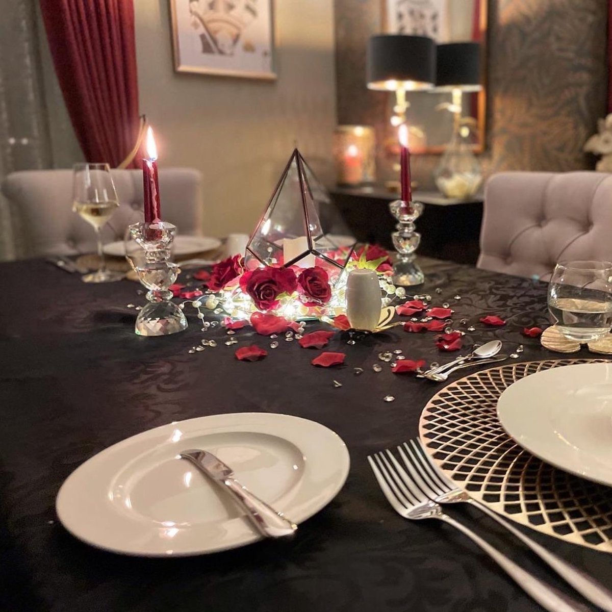 If you have a special occasion to celebrate while you're on vacation with us, we can help make it extra special with an elegant setting, a fine meal, exquisite drink and even a sweet treat to commemorate the day!
englishcottagevacation.com

#luxuryvacation #luxurylife #luxuryholiday