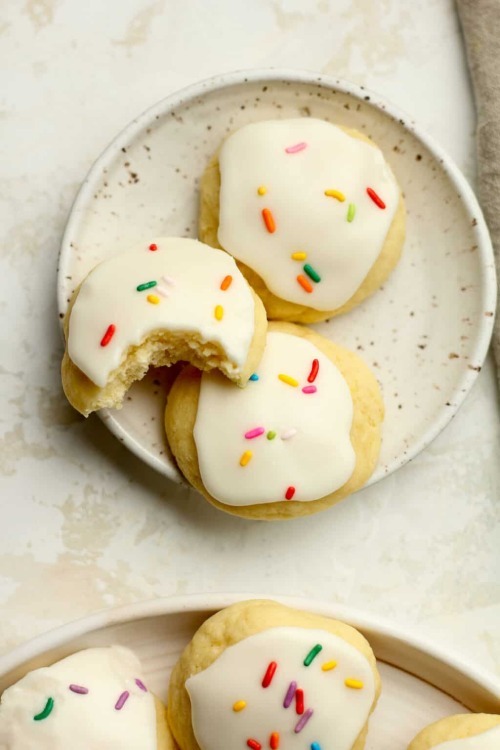 harisluna1's tweet photo. Italian Ricotta Cookies #foodporn #retweet
@lifegoals4me https://t.co/jcIXA8Nr3n