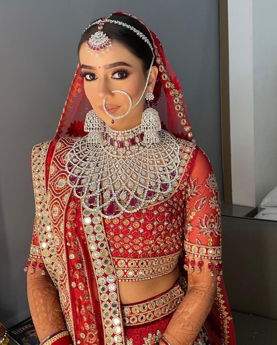 olreadydotin's tweet photo. Diamond naths that were chosen by the brides in 2022 😍❤
Credits : @samairasandhu @israniphotography  @ritikahairstylist  @meerasakhrani  @facesbychaitalisengupta  @reelsandframes  @amritkaur_artistry 

#weddings #indianweddings #weddingseason #shaadiseason #bride #indianbride https://t.co/aS3Ux6PJOi