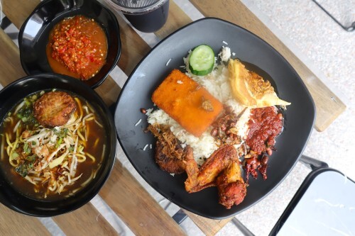 RileyLe34's tweet photo. Sembarang Nasi Lemak: Sembarang Combo, Mee Soto #food
@lifegoals4me https://t.co/njDw8XYNKB