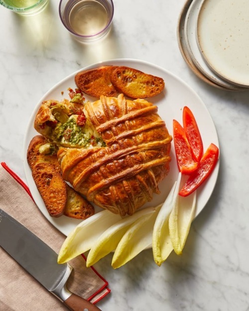 RileyLe34's tweet photo. Food Network’s Air Fryer Baked Brie (recipe) #food
@lifegoals4me https://t.co/6stppxpUki