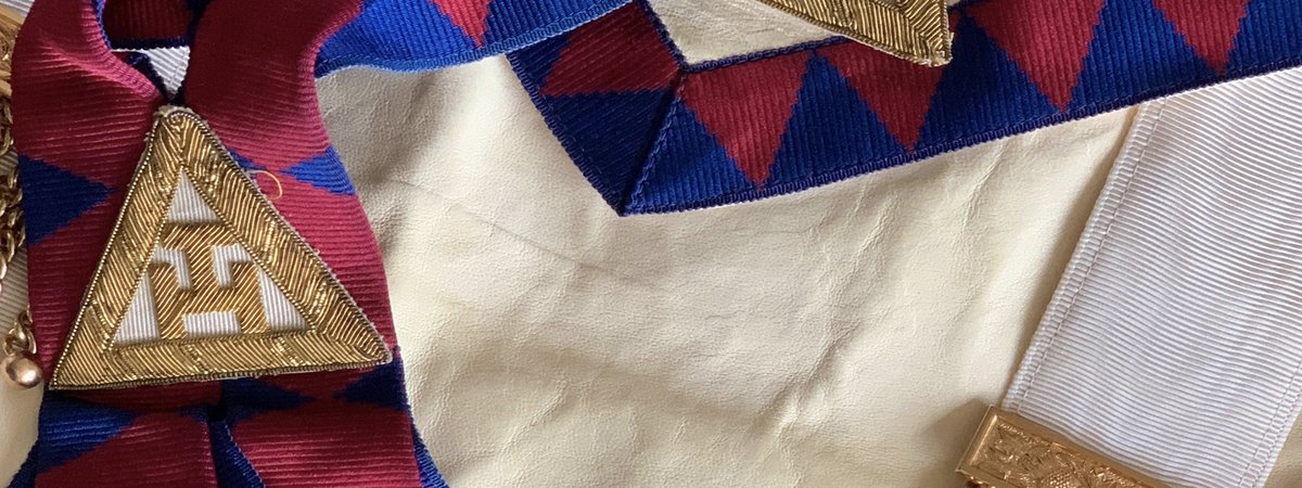 4⃣🎄 On the fourth day of Christmas my true love said to me: "Raised four weeks ago? You're qualified for the Royal Arch Degree!"

💻 Thinking about your Exaltation? Find out about the Royal Arch Degree in Solomon ➡️ solomon.ugle.org.uk/course/view.ph…

#DailyAdvancement