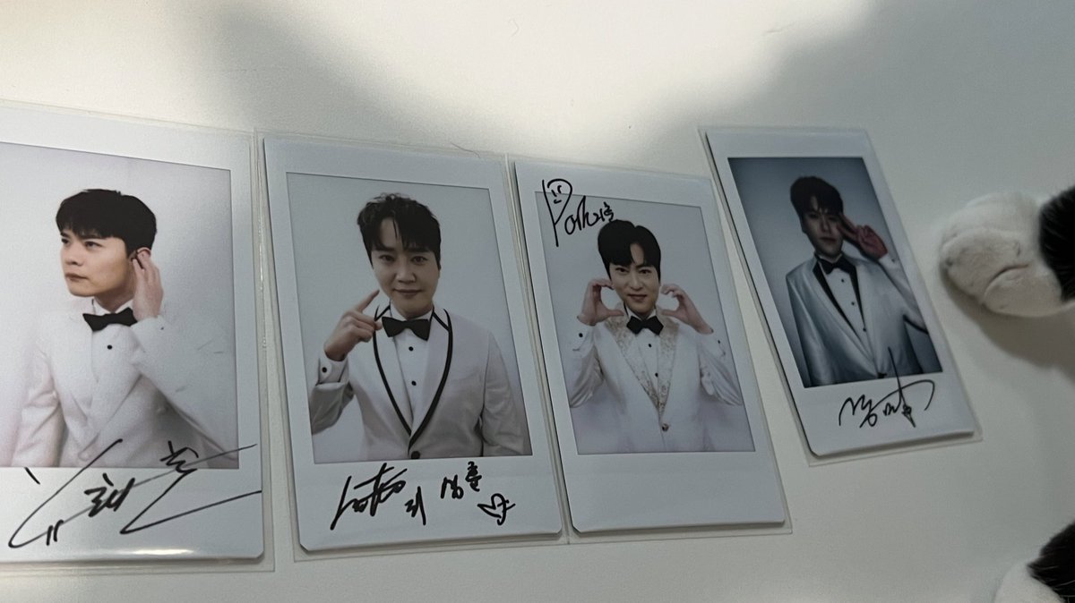fiamma_0929's tweet photo. 학교 마치고 와있어서 정말 행복했음..ㅠㅠㅠㅠㅜ
 기훈님 손 저거 하트맞죠ㅋㅋㅋㅋ 너무 귀여운거 아닌가요ㅋㅋㅋ
#라포엠 #유채훈 #최성훈 #박기훈 #정민성 https://t.co/F0wHz5zo7K