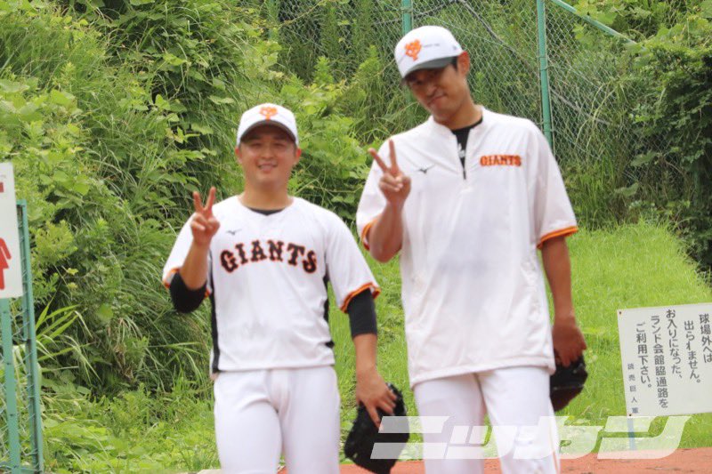 【＃Gファーム写真館 傑作選📷】

来季はヤクルトの育成選手としてスタートする沼田投手。一番凜々しく撮影できた写真です。

痛恨のピンボケをかましてしまった２ショット…。

＃沼田翔平 ＃戸田懐生 ＃井納翔一