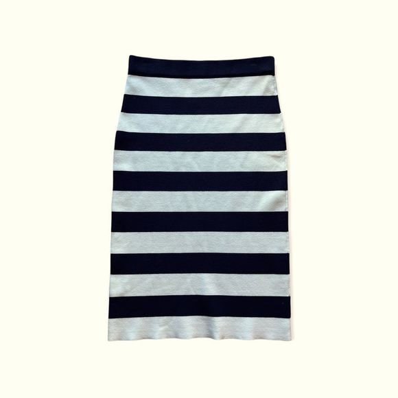 CSCodicorn's tweet image. So good I had to share! Check out all the items I'm loving on @Poshmarkapp from @lorinda8383 #poshmark #fashion #style #shopmycloset #nike #michaelkors #jcrew: posh.mk/sQ244tle9vb